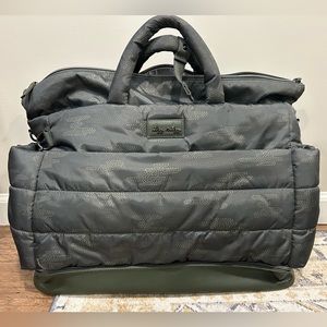 Itzy Ritzy Dream Weekender Hospital & Travel Bag in Camo